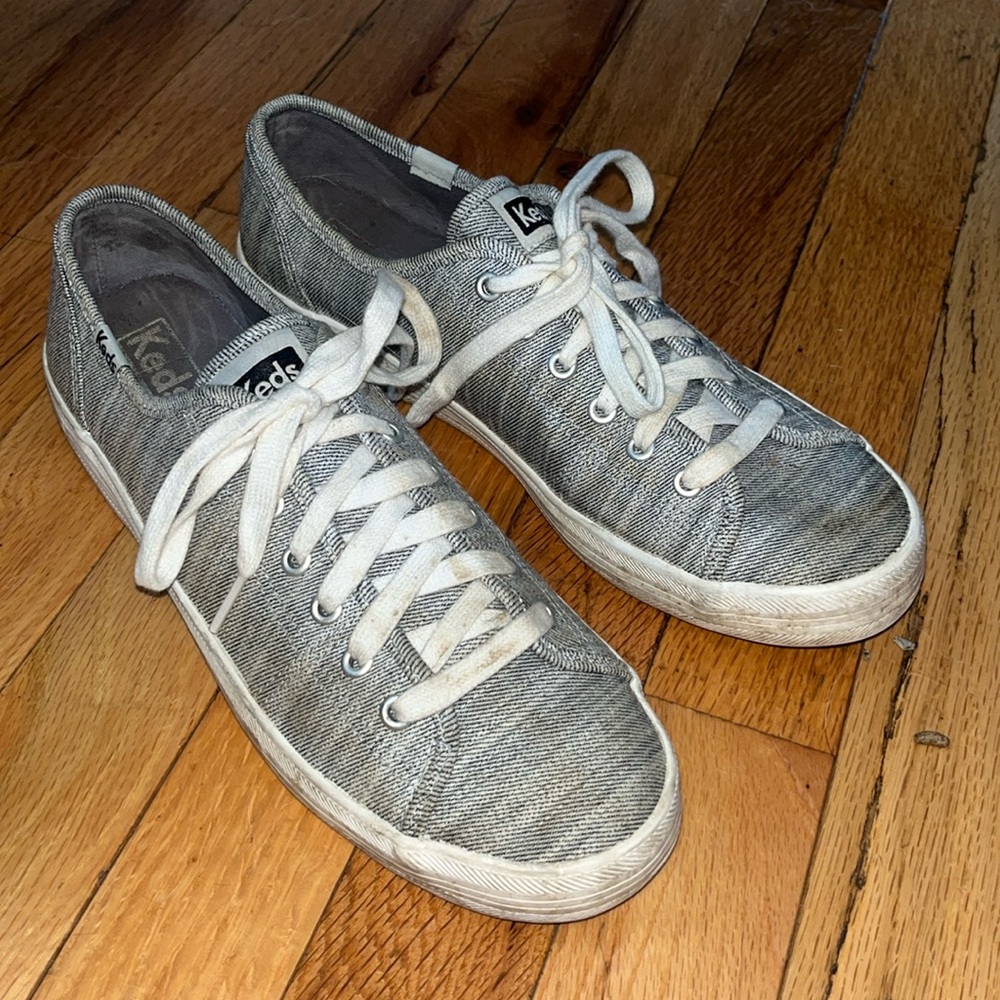 Keds Ortholite Women’s canvas sneakers. Size 9. EUC- a few stains (in pictures)